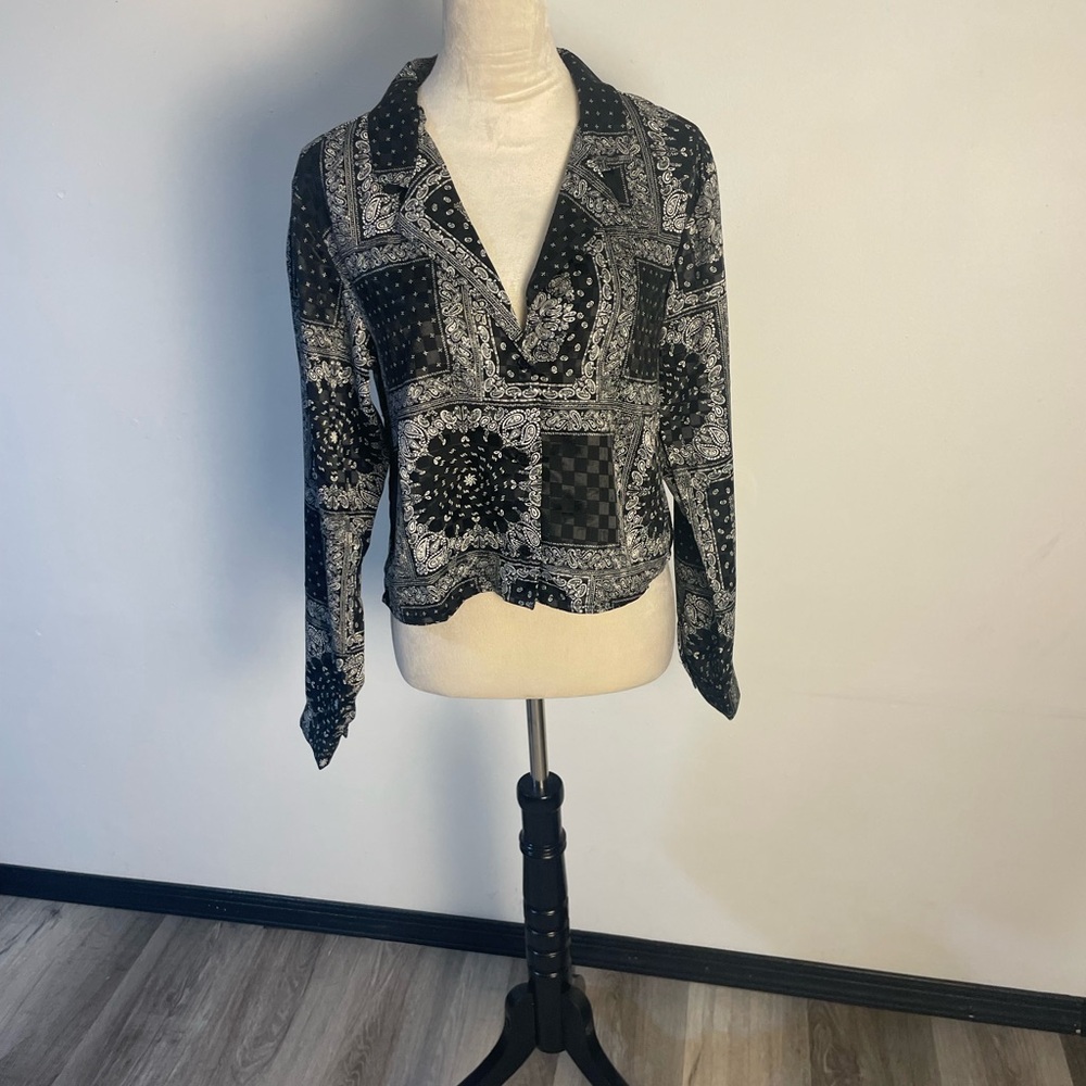 RVCA Black and White V-Neck Sweater